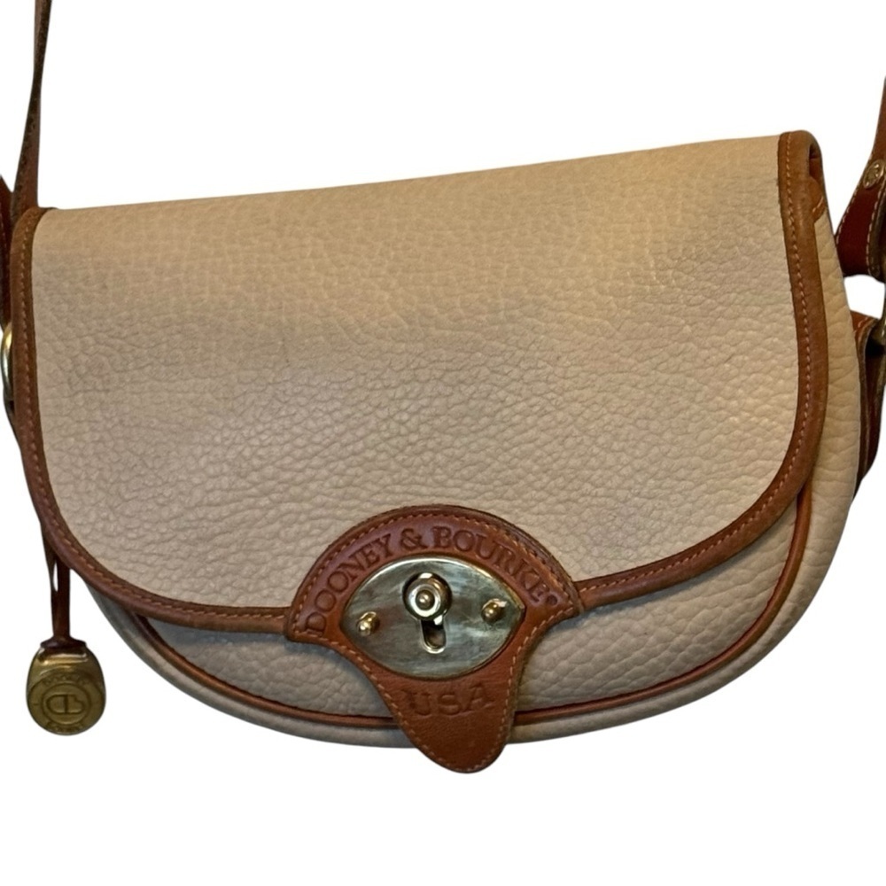 Vintage Dooney &‎ Bourke crossbody all weather leather